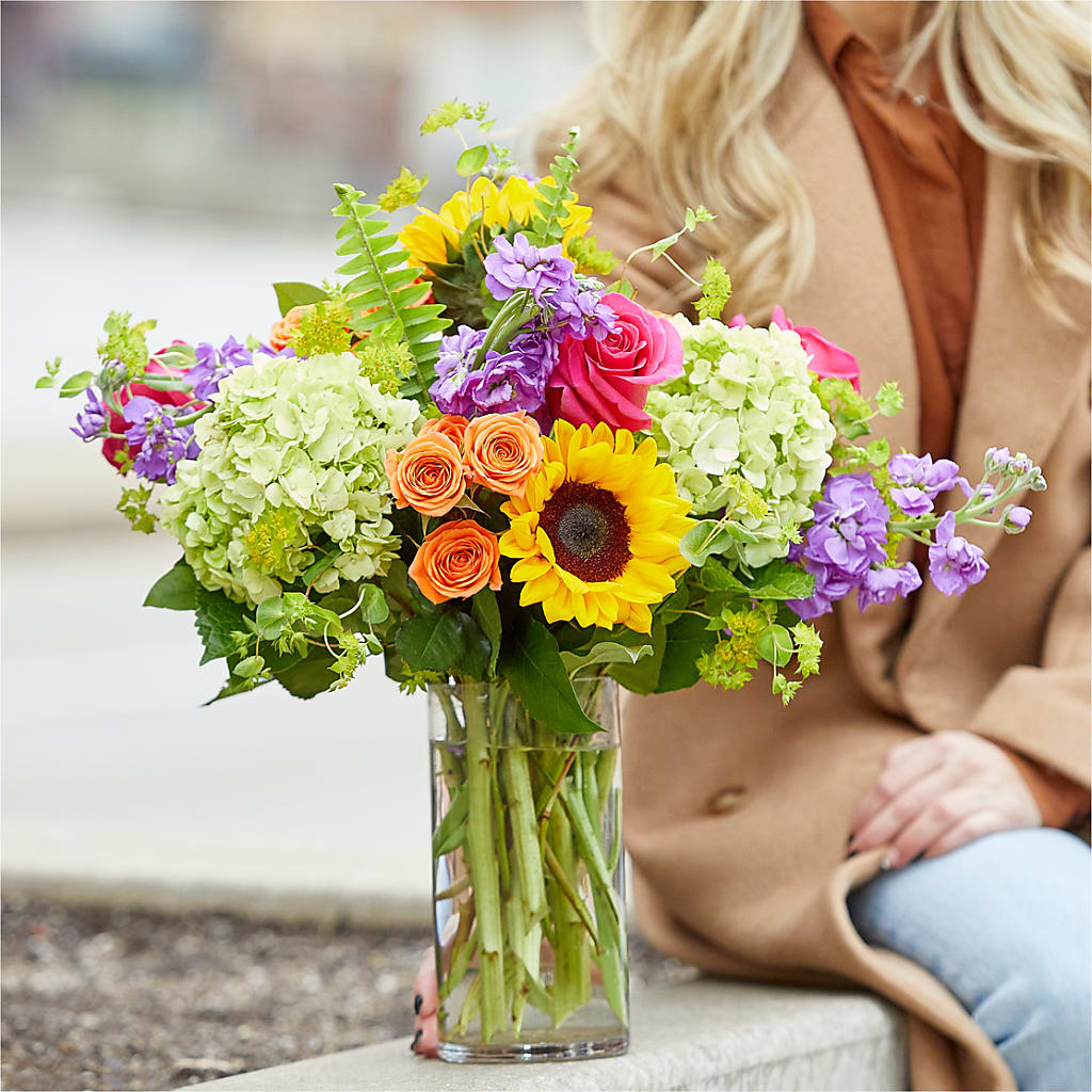 Vibrant Greetings Bouquet –  Abc Florist, Mullens WV